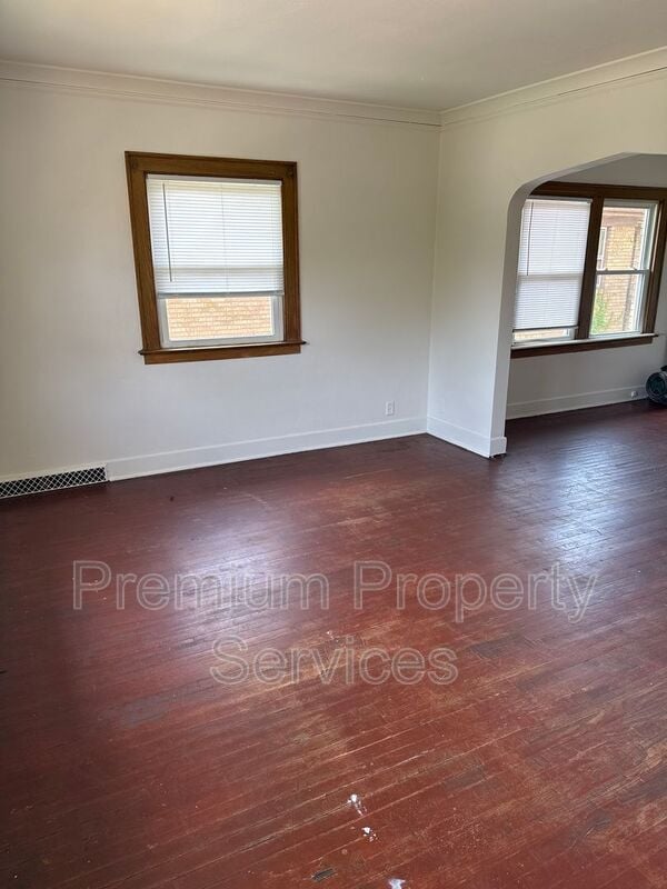 Building Photo - 907 14th St