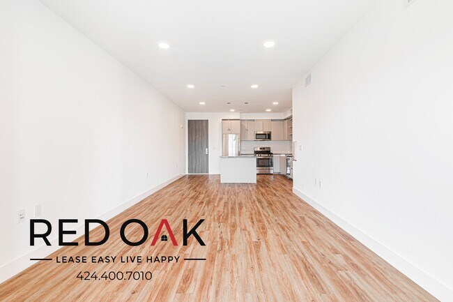 Building Photo - 453 S Kenmore Ave