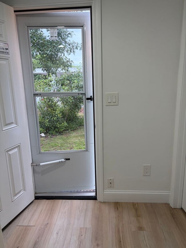 Building Photo - 624 MA-28