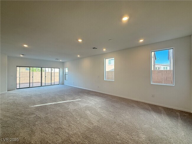 Building Photo - 7516 Castlegreen Ave