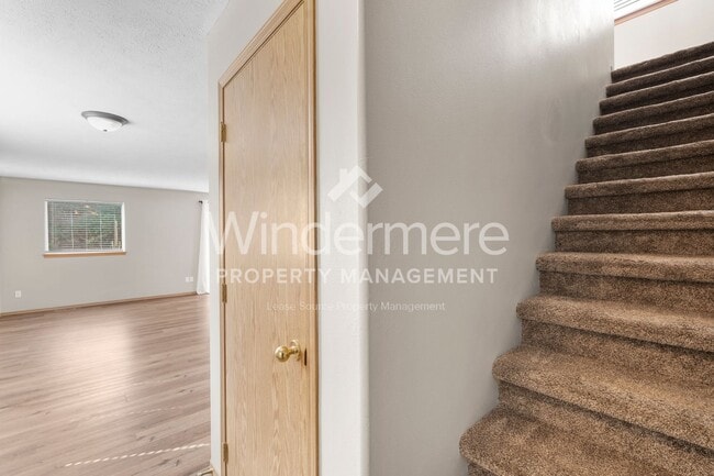 Building Photo - South Hill Charm