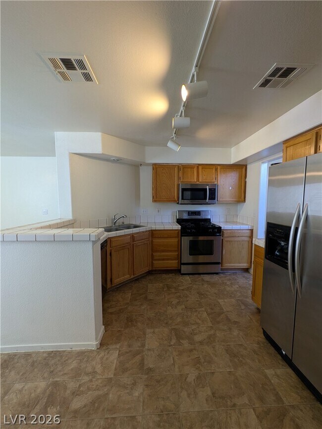 Building Photo - 2462 Cavern Cove Way