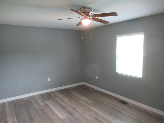 Building Photo - Great Brick Duplex Rental on the Southwest Side of Lincolnton!