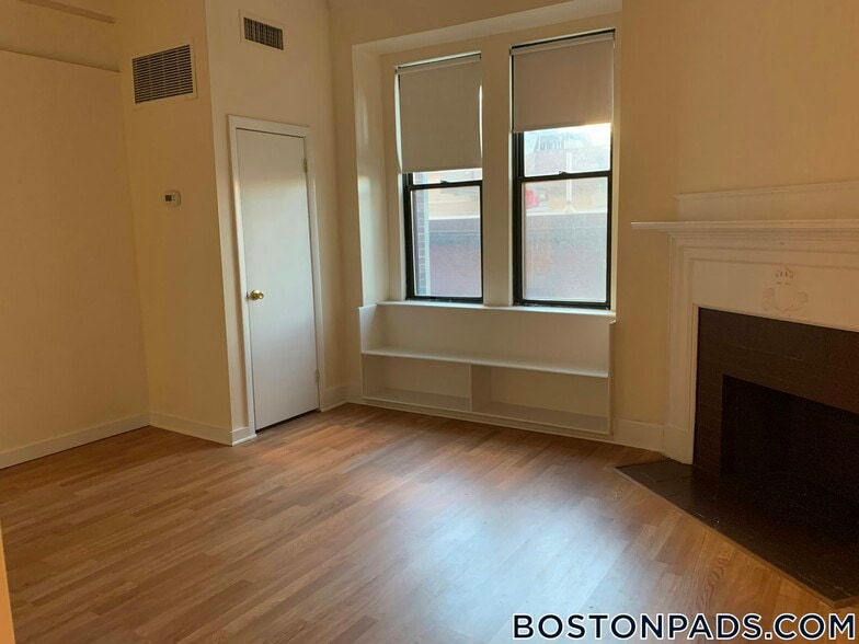 Building Photo - 62 Boylston St