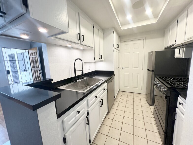Building Photo - 4762 33rd St