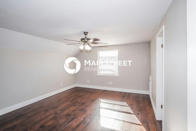 Building Photo - 3 Bedroom Pet-Friendly Home in Edmond, OK with Main Street Renewal