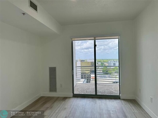Building Photo - 1830 Radius Dr