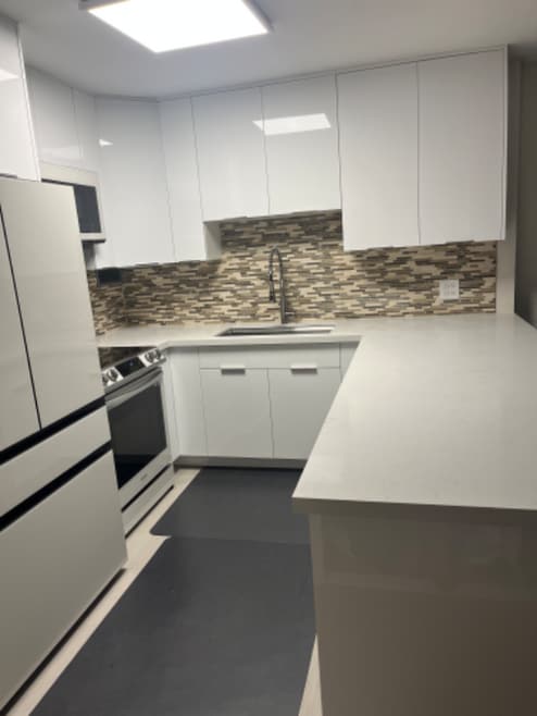 Building Photo - 425 Ena Rd