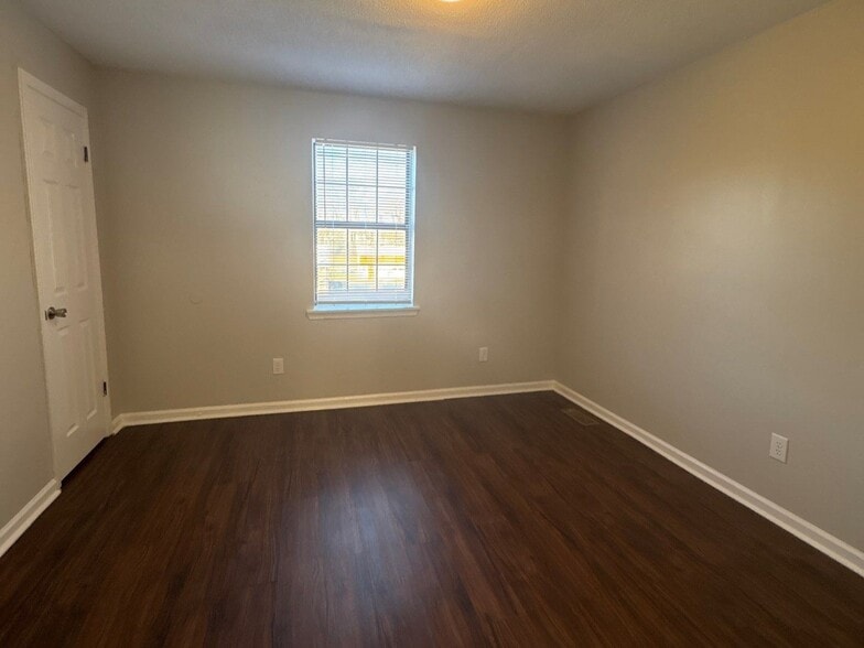 Building Photo - 62 Chester Levee Rd