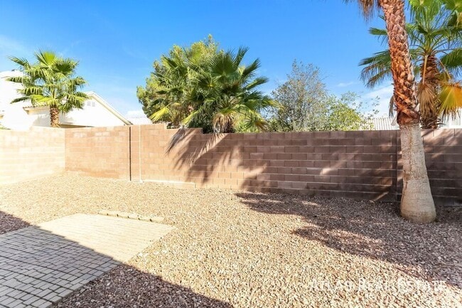 Building Photo - 5408 Ravana Ave