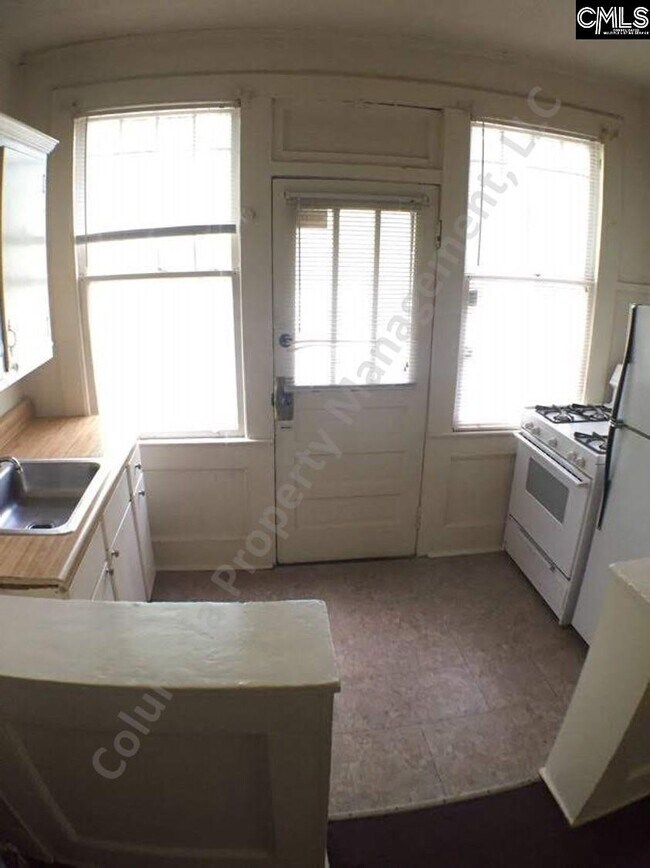 Building Photo - 2400 Cypress St