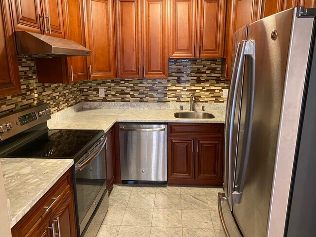 Primary Photo - 1477 Grove Ave