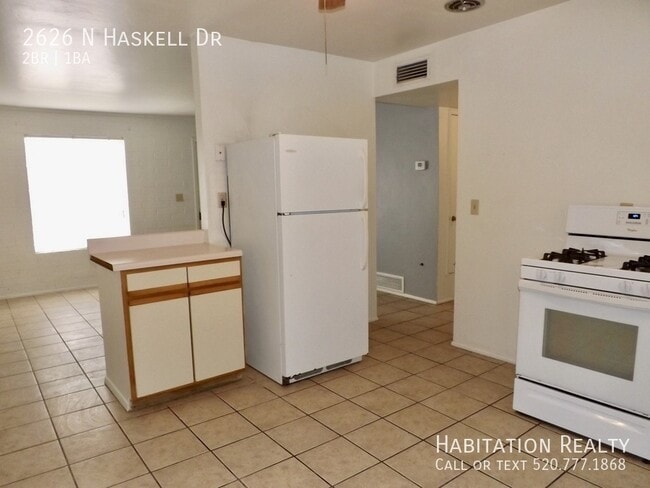 Building Photo - 2626 N Haskell Dr
