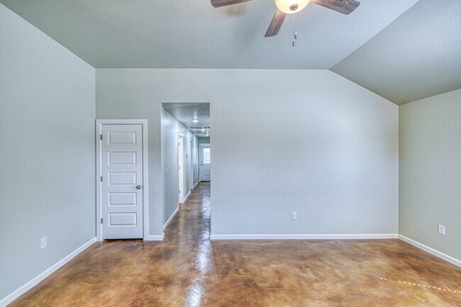 Building Photo - 2713 Clifton Ter