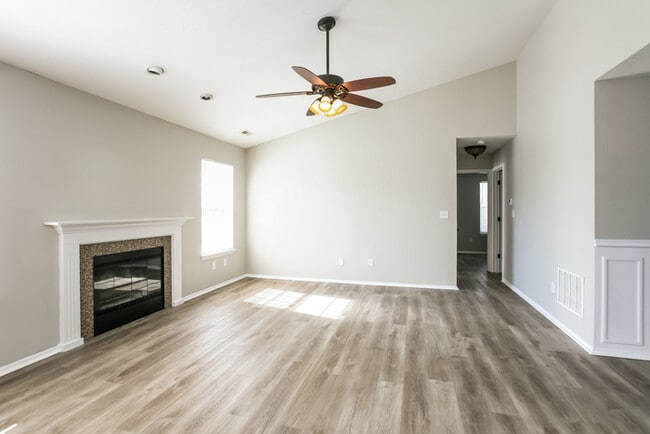 Building Photo - 1117 Squirrel Ridge Rd