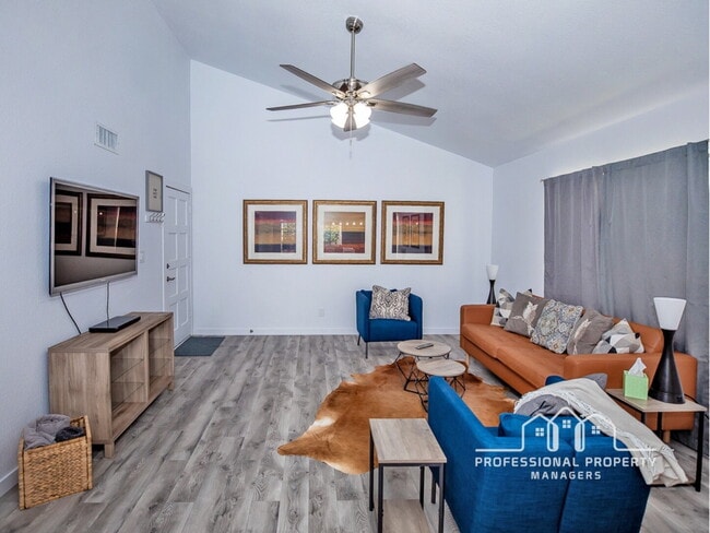 Building Photo - 3-bedroom, 2-bathroom home in Yuma Corona