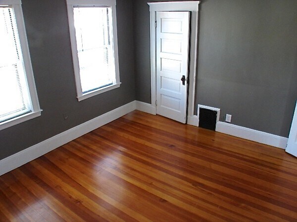 Building Photo - 49 Marlboro St
