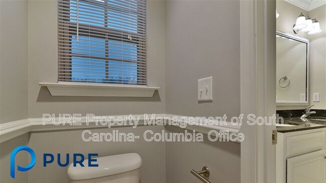 Building Photo - 995 Yarrow Ln
