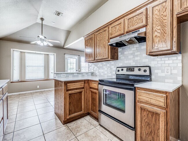 Building Photo - 1104 Westridge Dr