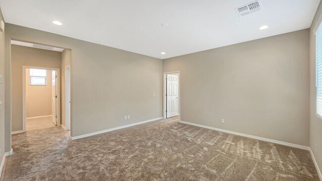 Building Photo - Brand new home!  Convenient to the 303 freeway!