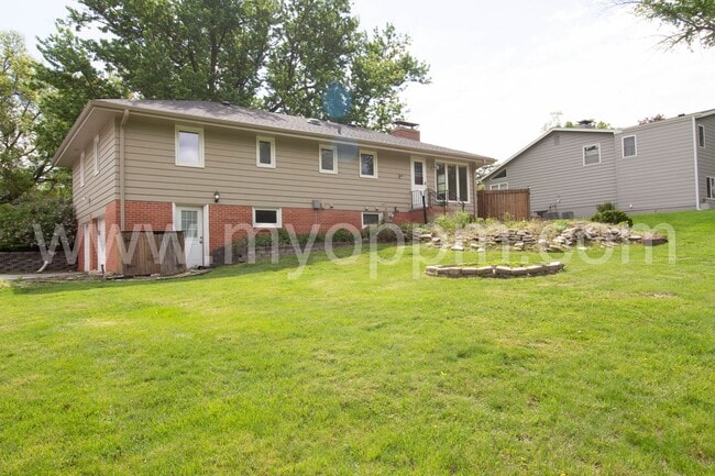 Building Photo - UPDATED 4bedroom Ranch Home!  $600 off the Deposit!!!