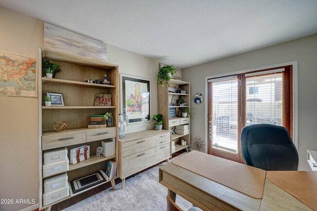 Building Photo - 2511 E Shaw Butte Dr