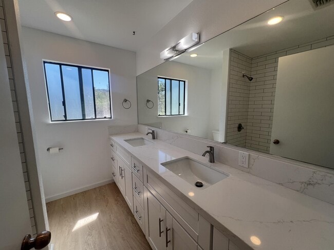 Building Photo - 41256 Sky Vista Pl