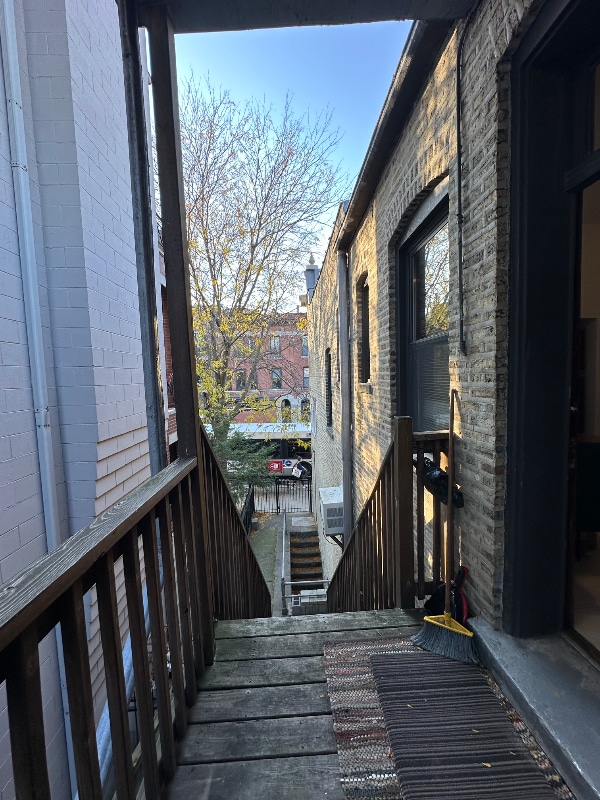 Building Photo - 3759 N Damen Ave