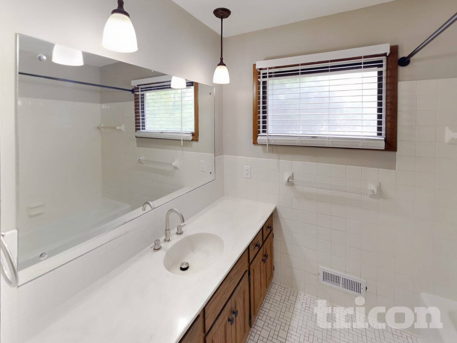 Building Photo - 3301 Skyview Dr