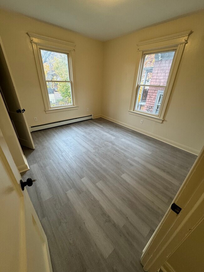 Building Photo - 304 Shelton Ave