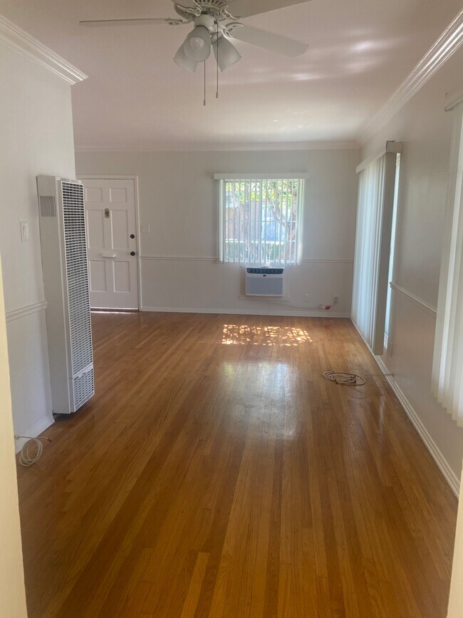 Building Photo - 150 N Pass Ave