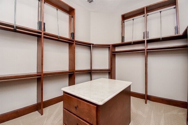 Building Photo - 11910 Heritage Ln