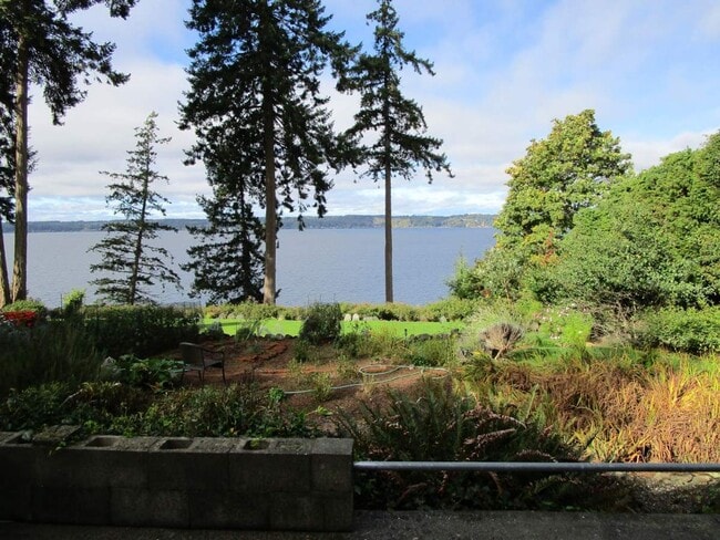 Building Photo - Waterfront Cottage in Gig Harbor