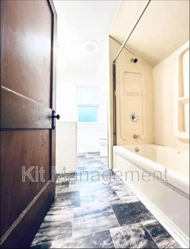 Building Photo - 619 Durango Dr