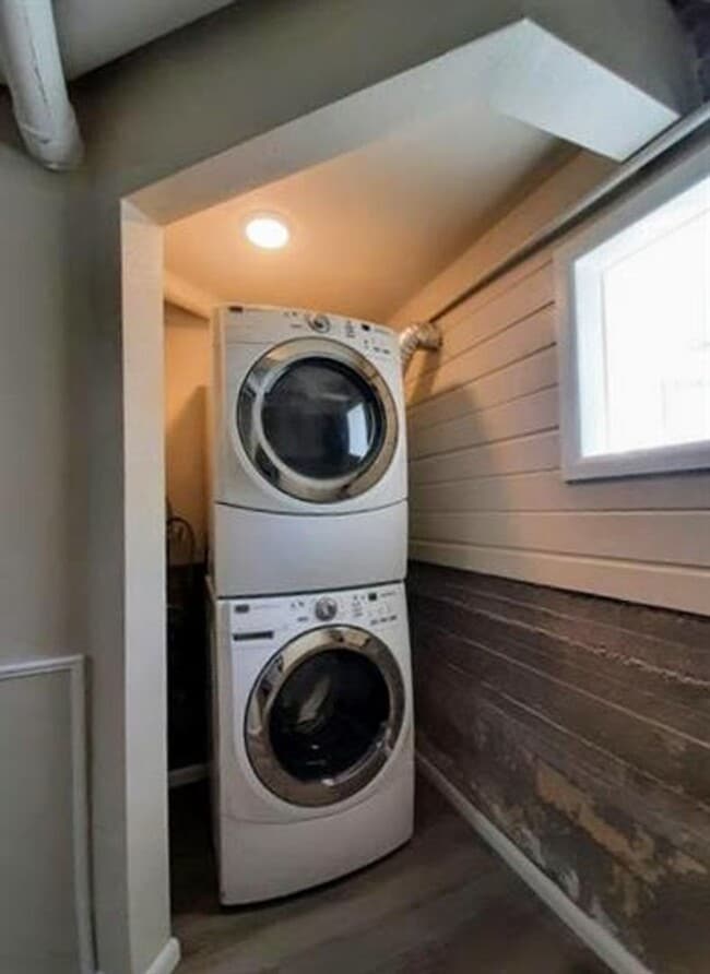 Building Photo - 306ALUM