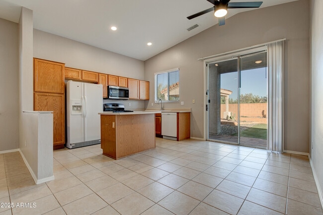 Building Photo - 4402 E Creosote Dr