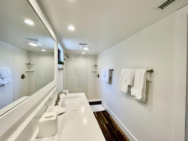 Building Photo - 11863 Wimbledon Cir