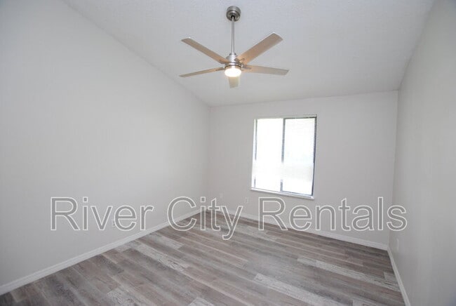 Building Photo - 2430 N Seabury Pl
