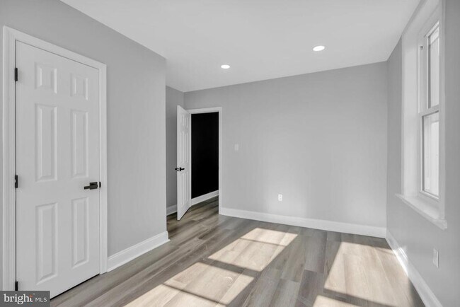 Building Photo - 119 S Redfield St