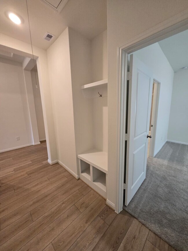 Building Photo - 1420 Florecer Ln