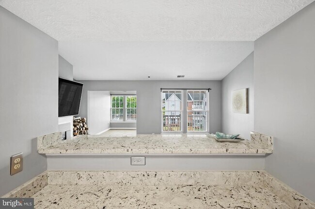 Building Photo - 611 Himes Ave