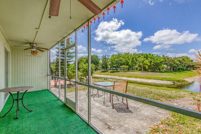 Building Photo - 10821 N Military Trl