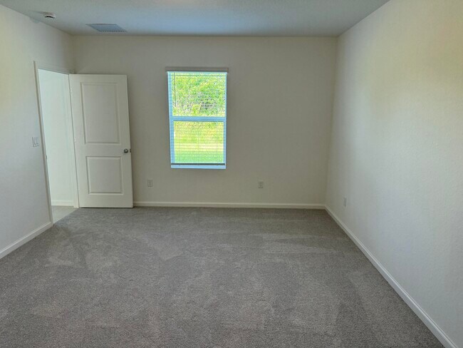 Building Photo - 664 Carlyle Wy