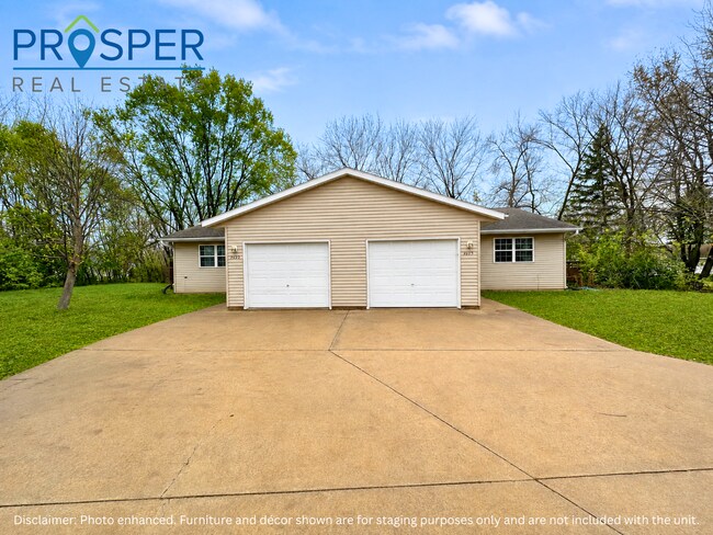 Building Photo - 2023 Mittelstadt Ln