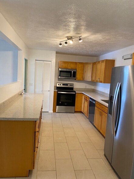 Kitchen - 1594 Kaunala Pl