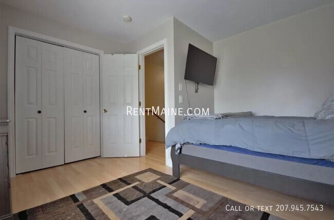 Building Photo - 20 River Village Dr