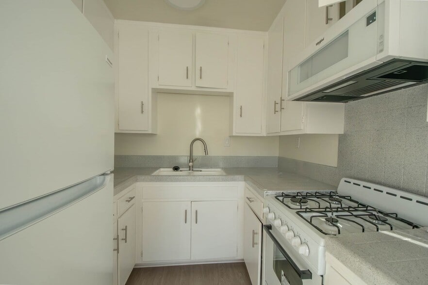 Building Photo - 10843 Kling St