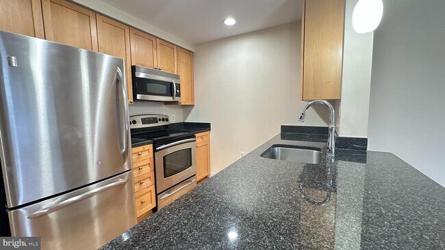 Building Photo - 2001 15th St N