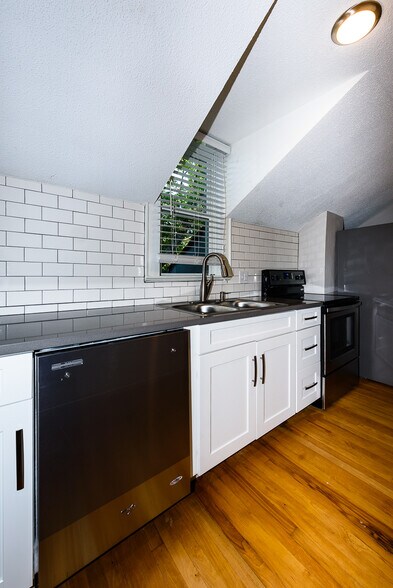 KITCHEN - 715 Watson Ave.