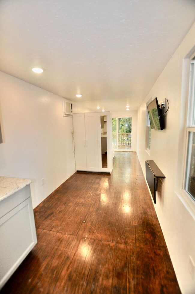 Building Photo - FOR LEASE! 1 BR - 1 BA - 325 sf - Container Home. All Utilities (Electricity, Water, Sewer & Garb...